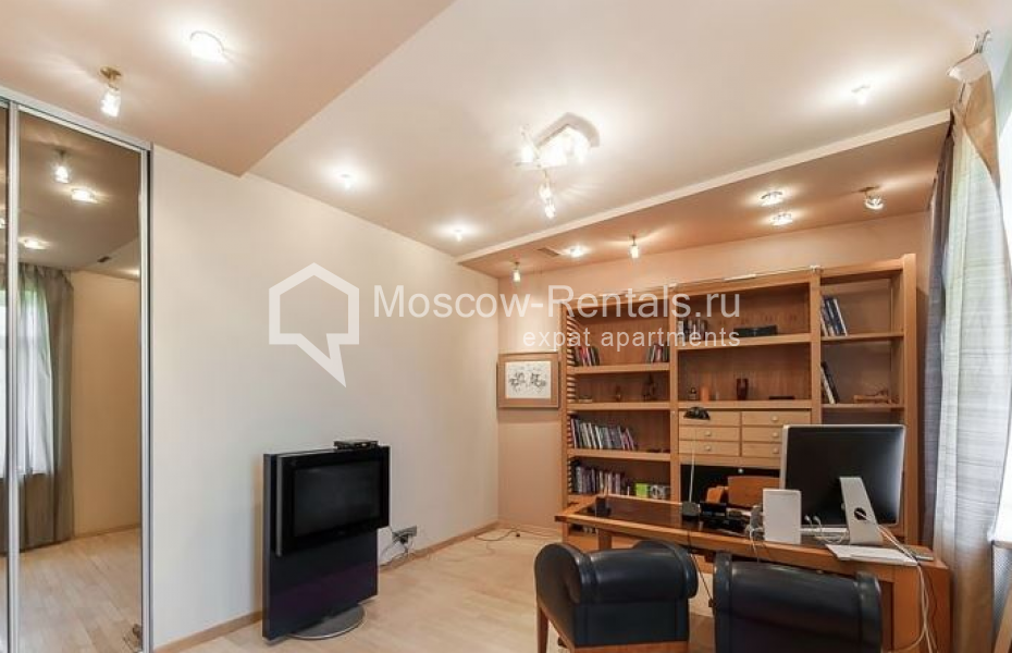 Photo #21 5-room (4 BR) apartment for <a href="http://moscow-rentals.ru/en/articles/long-term-rent" target="_blank">a long-term</a> rent
 in Russia, Moscow, Merzlyakovsky lane, 13