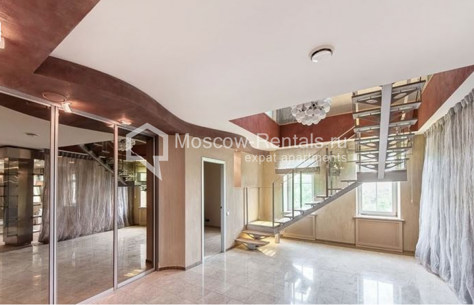 Photo #10 5-room (4 BR) apartment for <a href="http://moscow-rentals.ru/en/articles/long-term-rent" target="_blank">a long-term</a> rent
 in Russia, Moscow, Merzlyakovsky lane, 13