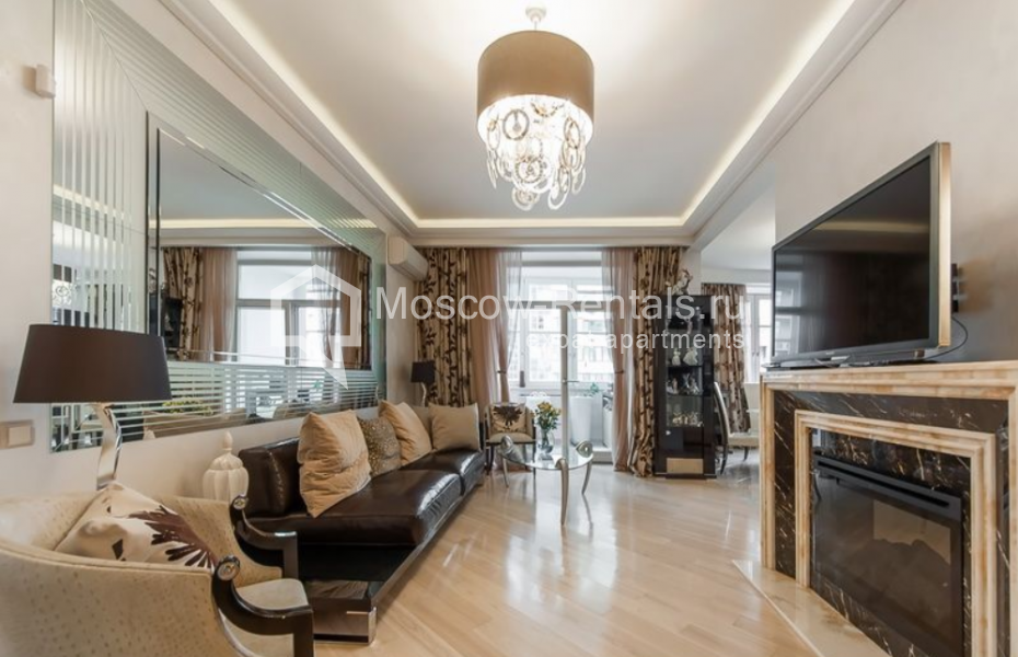 Photo #1 4-room (3 BR) apartment for <a href="http://moscow-rentals.ru/en/articles/long-term-rent" target="_blank">a long-term</a> rent
 in Russia, Moscow, Aleksandra Nevskogo str, 27