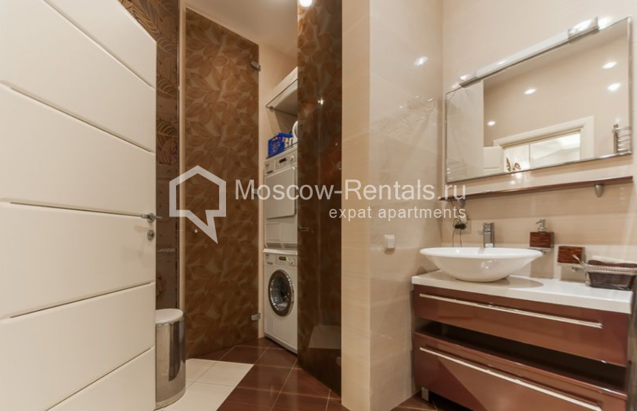 Photo #24 4-room (3 BR) apartment for <a href="http://moscow-rentals.ru/en/articles/long-term-rent" target="_blank">a long-term</a> rent
 in Russia, Moscow, Aleksandra Nevskogo str, 27