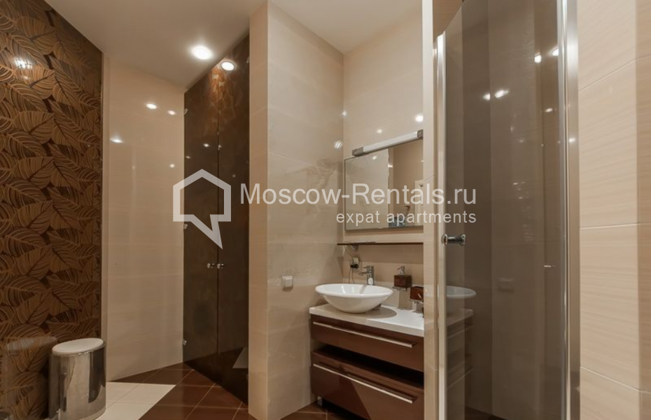 Photo #25 4-room (3 BR) apartment for <a href="http://moscow-rentals.ru/en/articles/long-term-rent" target="_blank">a long-term</a> rent
 in Russia, Moscow, Aleksandra Nevskogo str, 27
