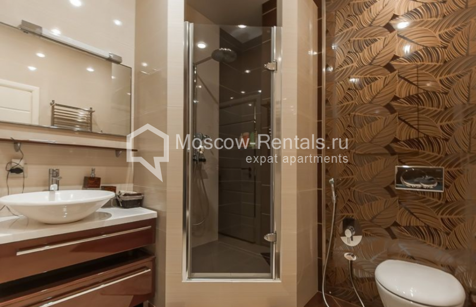 Photo #26 4-room (3 BR) apartment for <a href="http://moscow-rentals.ru/en/articles/long-term-rent" target="_blank">a long-term</a> rent
 in Russia, Moscow, Aleksandra Nevskogo str, 27