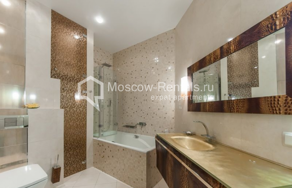 Photo #27 4-room (3 BR) apartment for <a href="http://moscow-rentals.ru/en/articles/long-term-rent" target="_blank">a long-term</a> rent
 in Russia, Moscow, Aleksandra Nevskogo str, 27