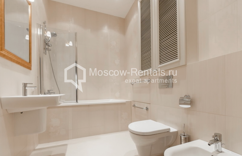 Photo #13 4-room (3 BR) apartment for <a href="http://moscow-rentals.ru/en/articles/long-term-rent" target="_blank">a long-term</a> rent
 in Russia, Moscow, Leontievsky lane, 11