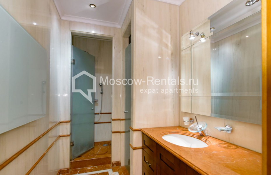 Photo #5 4-room (3 BR) apartment for <a href="http://moscow-rentals.ru/en/articles/long-term-rent" target="_blank">a long-term</a> rent
 in Russia, Moscow, 7th Rostovskyi lane, 11
