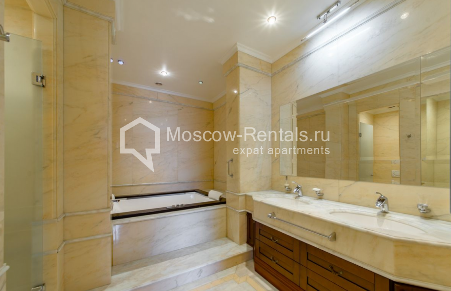Photo #8 4-room (3 BR) apartment for <a href="http://moscow-rentals.ru/en/articles/long-term-rent" target="_blank">a long-term</a> rent
 in Russia, Moscow, 7th Rostovskyi lane, 11