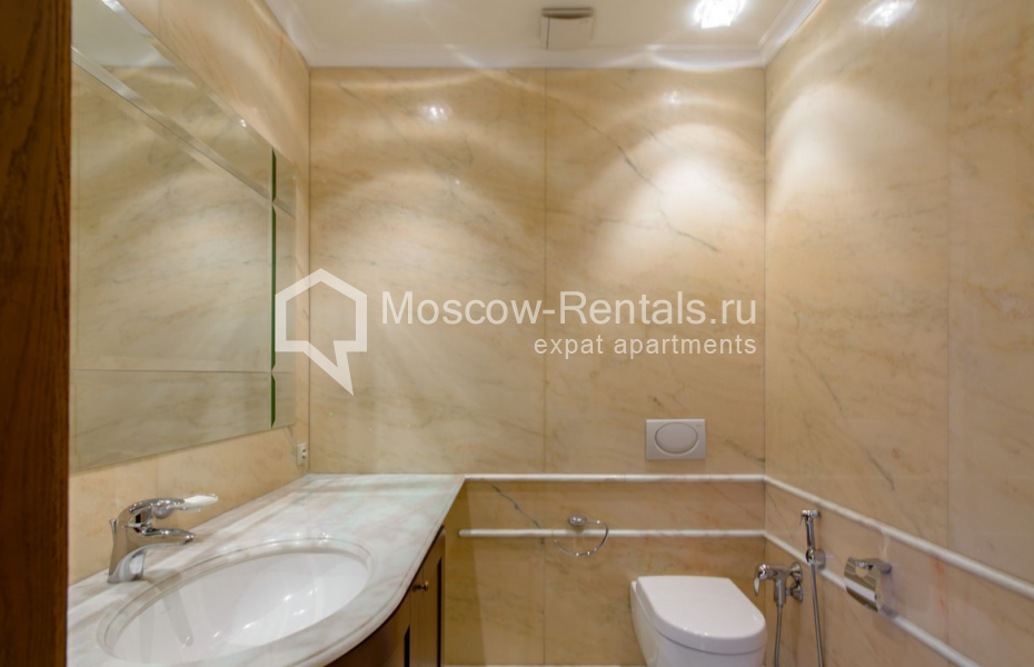 Photo #9 4-room (3 BR) apartment for <a href="http://moscow-rentals.ru/en/articles/long-term-rent" target="_blank">a long-term</a> rent
 in Russia, Moscow, 7th Rostovskyi lane, 11
