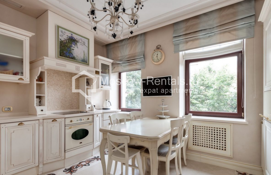 Photo #15 5-room (4 BR) apartment for <a href="http://moscow-rentals.ru/en/articles/long-term-rent" target="_blank">a long-term</a> rent
 in Russia, Moscow, Bolshoi Palashevskyi lane, 1С2