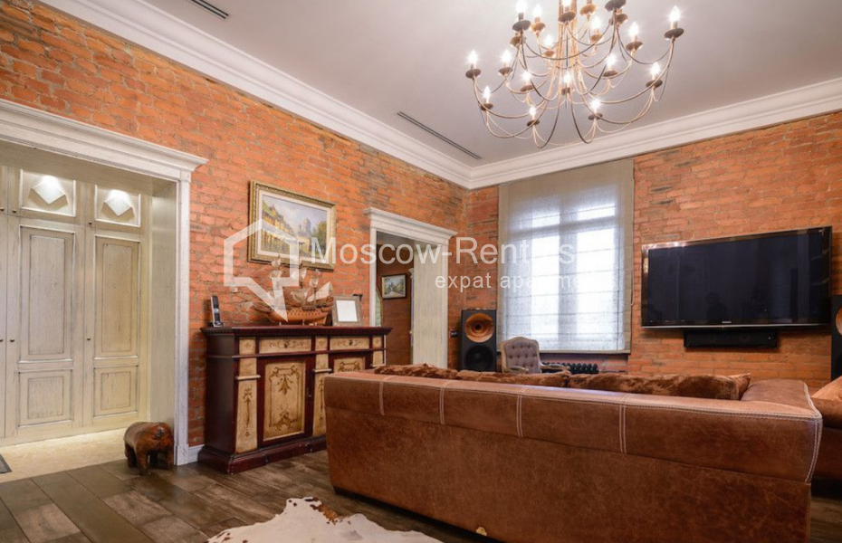 Photo #2 3-room (2 BR) apartment for <a href="http://moscow-rentals.ru/en/articles/long-term-rent" target="_blank">a long-term</a> rent
 in Russia, Moscow, Prechistenka str, 31/16