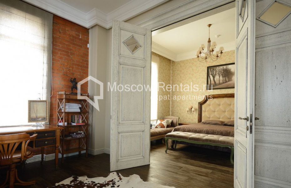 Photo #7 3-room (2 BR) apartment for <a href="http://moscow-rentals.ru/en/articles/long-term-rent" target="_blank">a long-term</a> rent
 in Russia, Moscow, Prechistenka str, 31/16