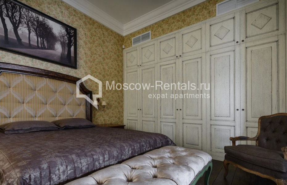 Photo #10 3-room (2 BR) apartment for <a href="http://moscow-rentals.ru/en/articles/long-term-rent" target="_blank">a long-term</a> rent
 in Russia, Moscow, Prechistenka str, 31/16