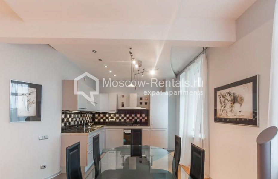 Photo #5 4-room (3 BR) apartment for <a href="http://moscow-rentals.ru/en/articles/long-term-rent" target="_blank">a long-term</a> rent
 in Russia, Moscow, Savvinskaya emb,  3
