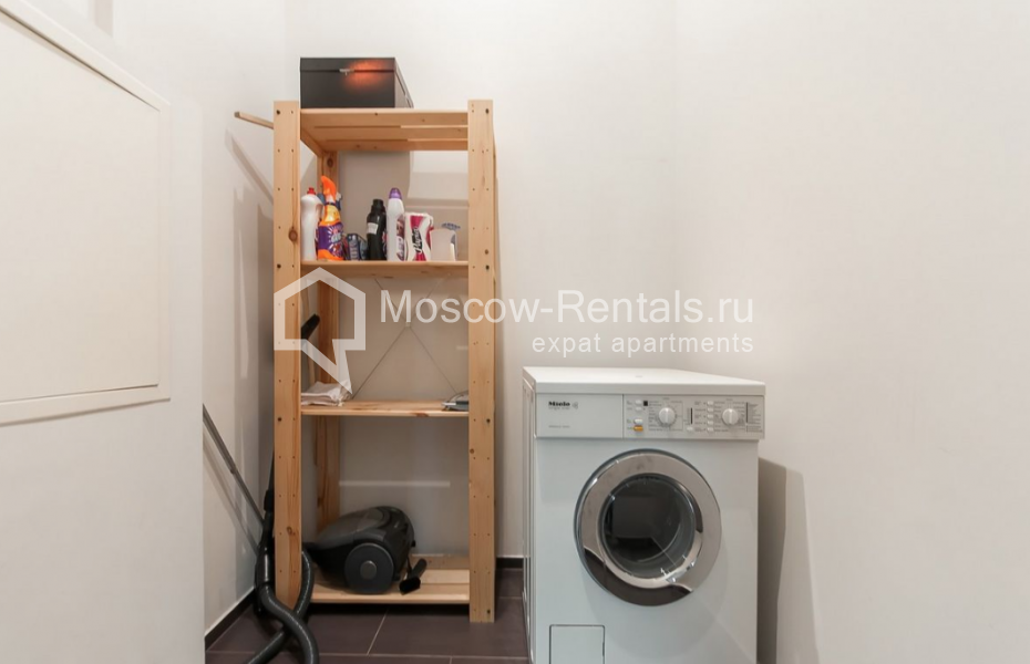 Photo #14 2-room (1 BR) apartment for <a href="http://moscow-rentals.ru/en/articles/long-term-rent" target="_blank">a long-term</a> rent
 in Russia, Moscow, Sretensky lane,  4