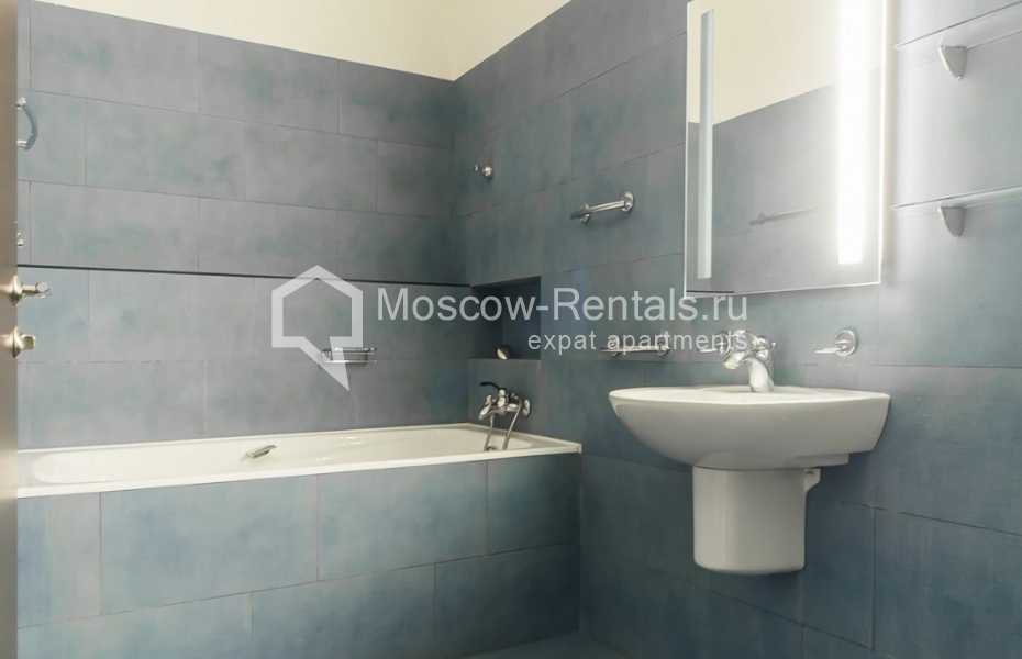 Photo #16 2-room (1 BR) apartment for <a href="http://moscow-rentals.ru/en/articles/long-term-rent" target="_blank">a long-term</a> rent
 in Russia, Moscow, Sretensky lane,  4