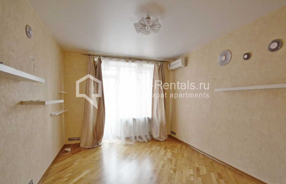 Photo #13 3-room (2 BR) apartment for <a href="http://moscow-rentals.ru/en/articles/long-term-rent" target="_blank">a long-term</a> rent
 in Russia, Moscow, Bolshoi Zlatouskinskyi lane, 3 А С 2