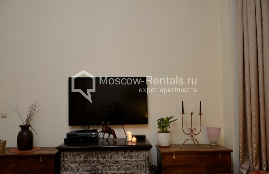 Photo #4 3-room (2 BR) apartment for <a href="http://moscow-rentals.ru/en/articles/long-term-rent" target="_blank">a long-term</a> rent
 in Russia, Moscow, Zvonarskyi lane, 1