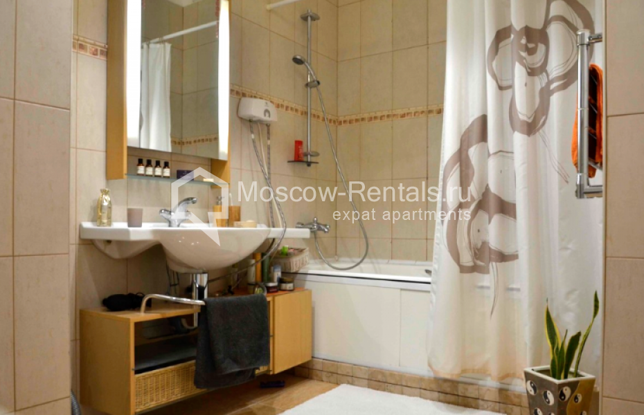 Photo #10 3-room (2 BR) apartment for <a href="http://moscow-rentals.ru/en/articles/long-term-rent" target="_blank">a long-term</a> rent
 in Russia, Moscow, Zvonarskyi lane, 1