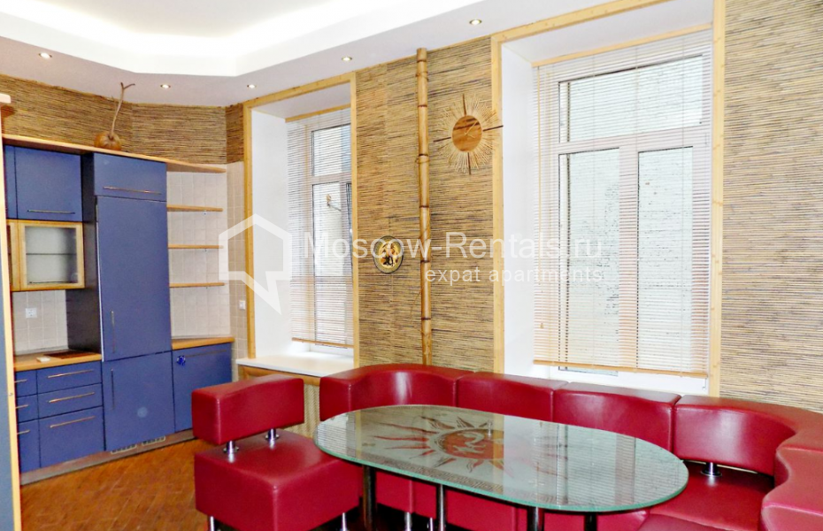 Photo #1 2-room (1 BR) apartment for <a href="http://moscow-rentals.ru/en/articles/long-term-rent" target="_blank">a long-term</a> rent
 in Russia, Moscow, Solyanka str, 1/2 к 2