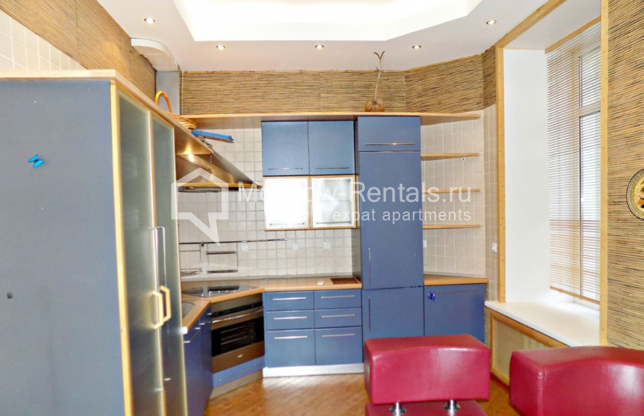 Photo #2 2-room (1 BR) apartment for <a href="http://moscow-rentals.ru/en/articles/long-term-rent" target="_blank">a long-term</a> rent
 in Russia, Moscow, Solyanka str, 1/2 к 2