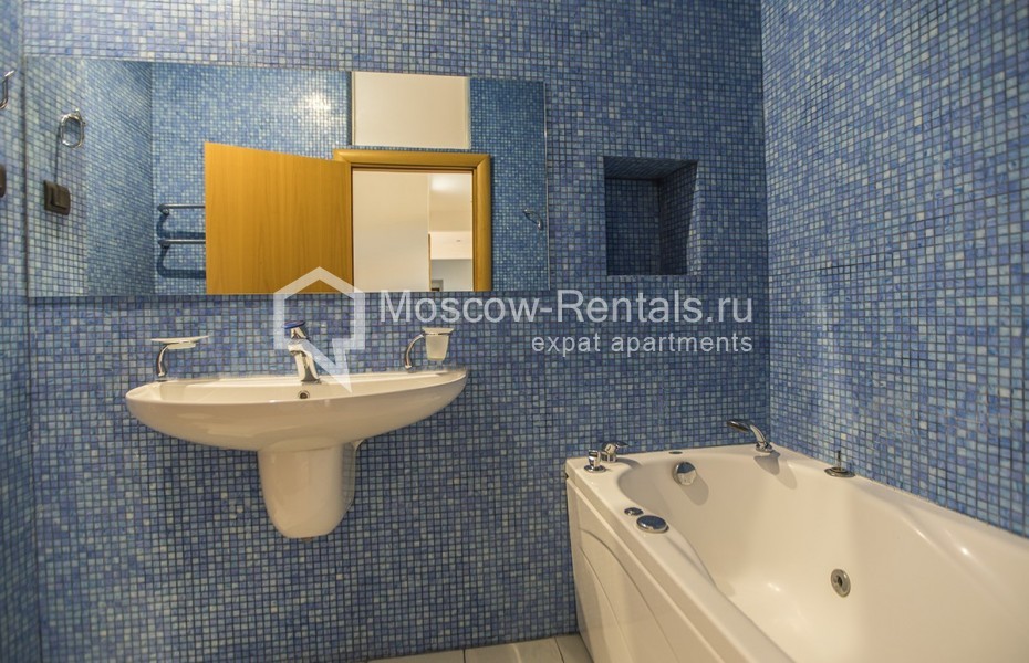 Photo #12 4-room (3 BR) apartment for <a href="http://moscow-rentals.ru/en/articles/long-term-rent" target="_blank">a long-term</a> rent
 in Russia, Moscow, Tverskaya str, 19
