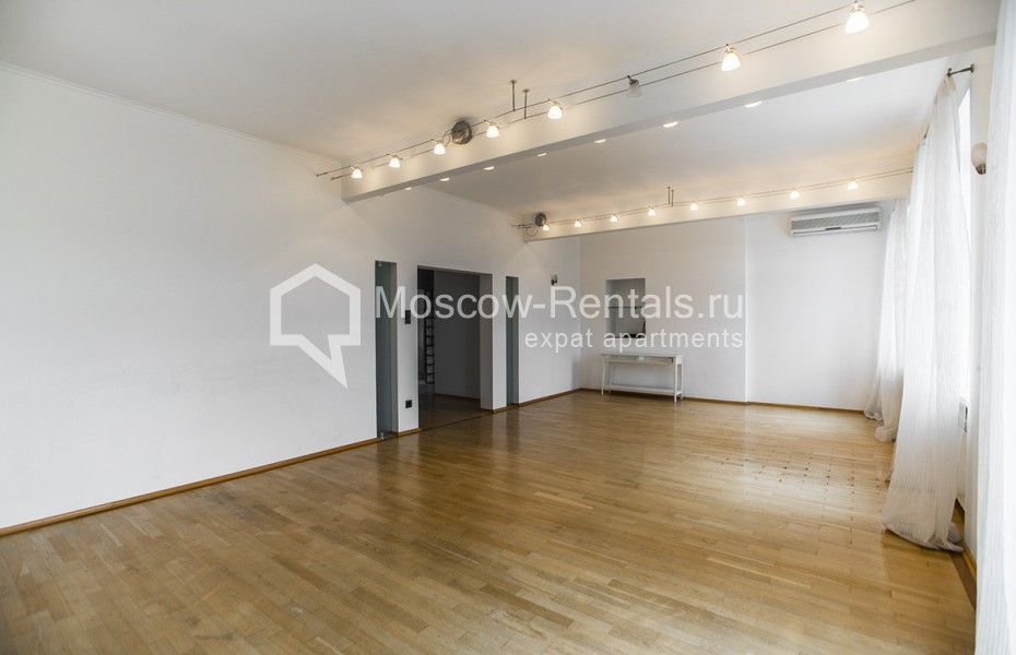 Photo #5 4-room (3 BR) apartment for <a href="http://moscow-rentals.ru/en/articles/long-term-rent" target="_blank">a long-term</a> rent
 in Russia, Moscow, Tverskaya str, 19