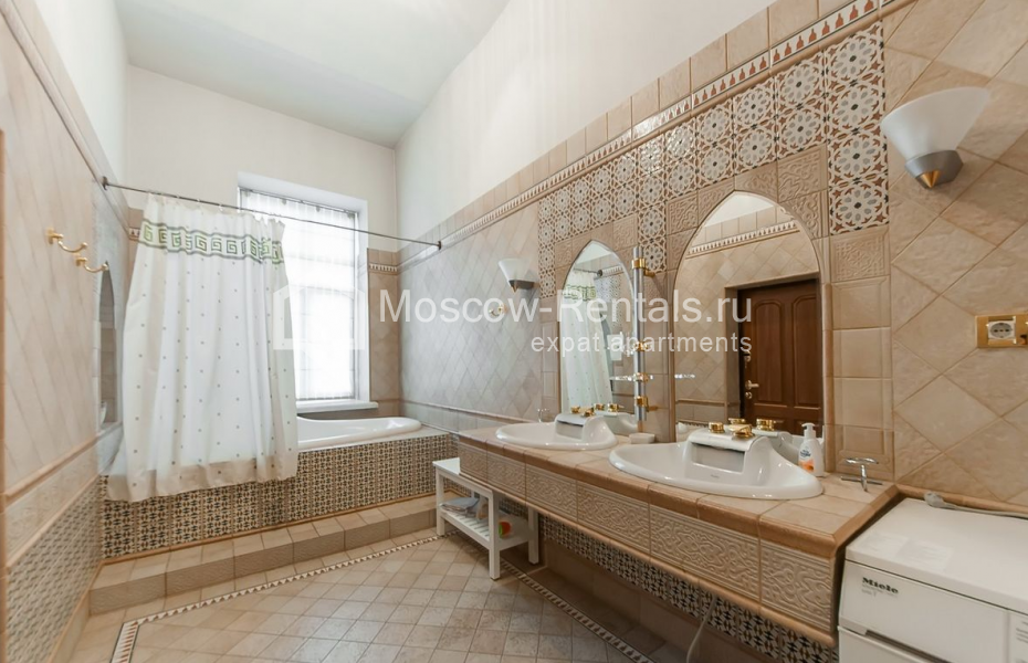 Photo #21 3-room (2 BR) apartment for <a href="http://moscow-rentals.ru/en/articles/long-term-rent" target="_blank">a long-term</a> rent
 in Russia, Moscow, Tverskaya str, 6 С 6