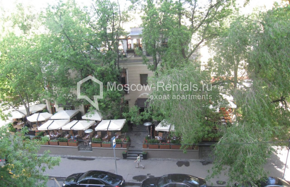 Photo #15 3-room (2 BR) apartment for <a href="http://moscow-rentals.ru/en/articles/long-term-rent" target="_blank">a long-term</a> rent
 in Russia, Moscow, Bolshaya Bronnaya str, 2