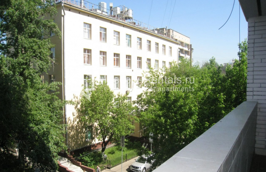 Photo #16 3-room (2 BR) apartment for <a href="http://moscow-rentals.ru/en/articles/long-term-rent" target="_blank">a long-term</a> rent
 in Russia, Moscow, Bolshaya Bronnaya str, 2