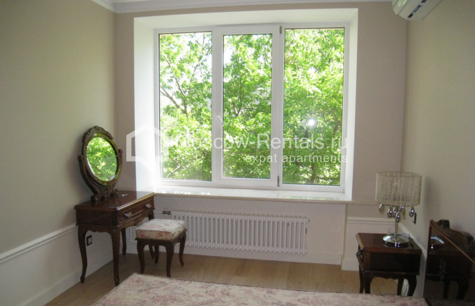 Photo #3 3-room (2 BR) apartment for <a href="http://moscow-rentals.ru/en/articles/long-term-rent" target="_blank">a long-term</a> rent
 in Russia, Moscow, Bolshaya Bronnaya str, 2