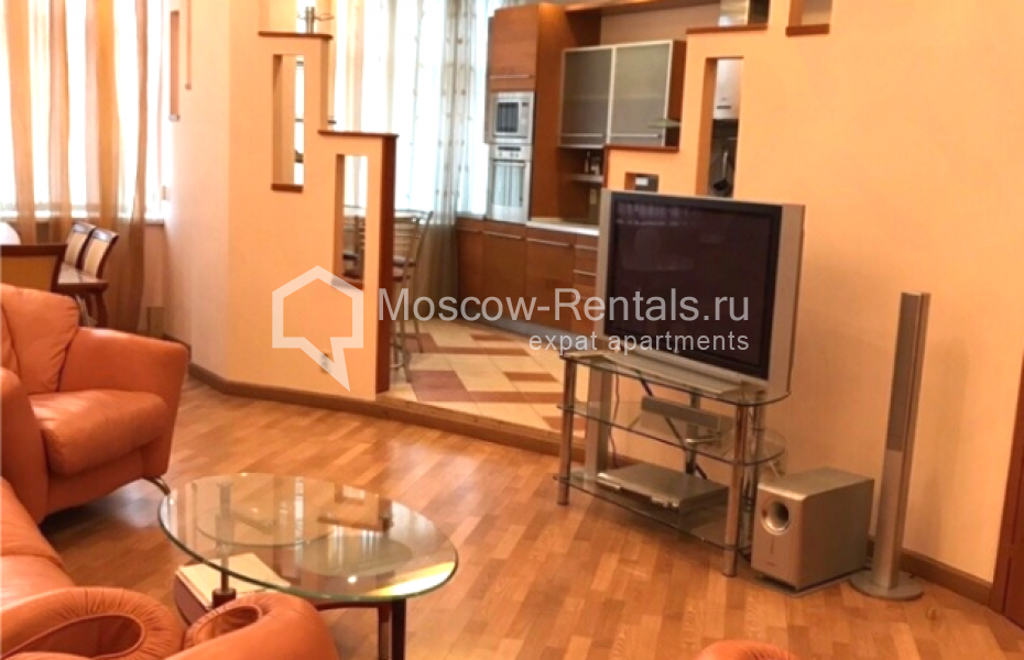 Photo #2 4-room (3 BR) apartment for <a href="http://moscow-rentals.ru/en/articles/long-term-rent" target="_blank">a long-term</a> rent
 in Russia, Moscow, Leningradskyi prospect, 76 К 1