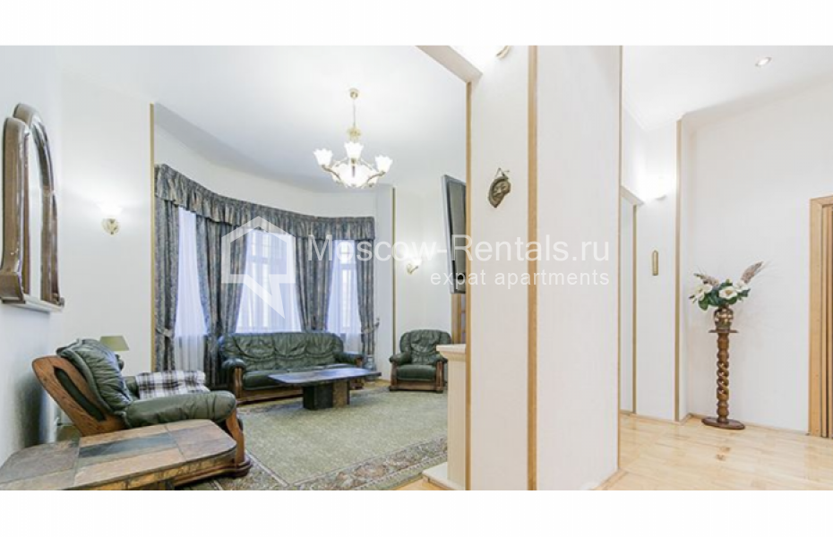 Photo #3 3-room (2 BR) apartment for <a href="http://moscow-rentals.ru/en/articles/long-term-rent" target="_blank">a long-term</a> rent
 in Russia, Moscow, Borby sq, 13
