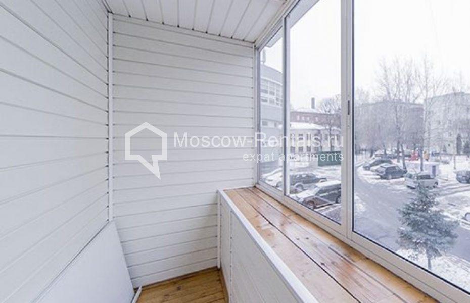 Photo #11 3-room (2 BR) apartment for <a href="http://moscow-rentals.ru/en/articles/long-term-rent" target="_blank">a long-term</a> rent
 in Russia, Moscow, Borby sq, 13