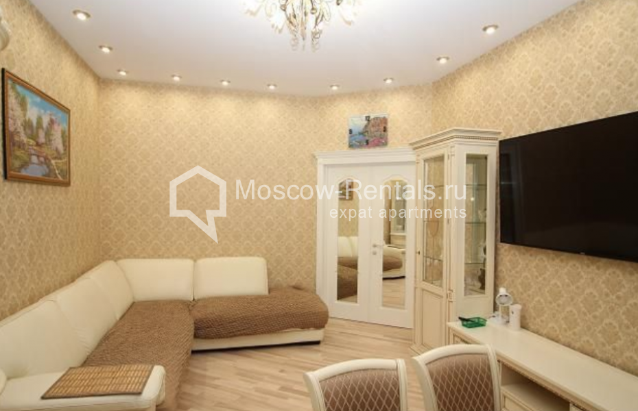 Photo #1 3-room (2 BR) apartment for <a href="http://moscow-rentals.ru/en/articles/long-term-rent" target="_blank">a long-term</a> rent
 in Russia, Moscow, Novoslobodskaya str, 71