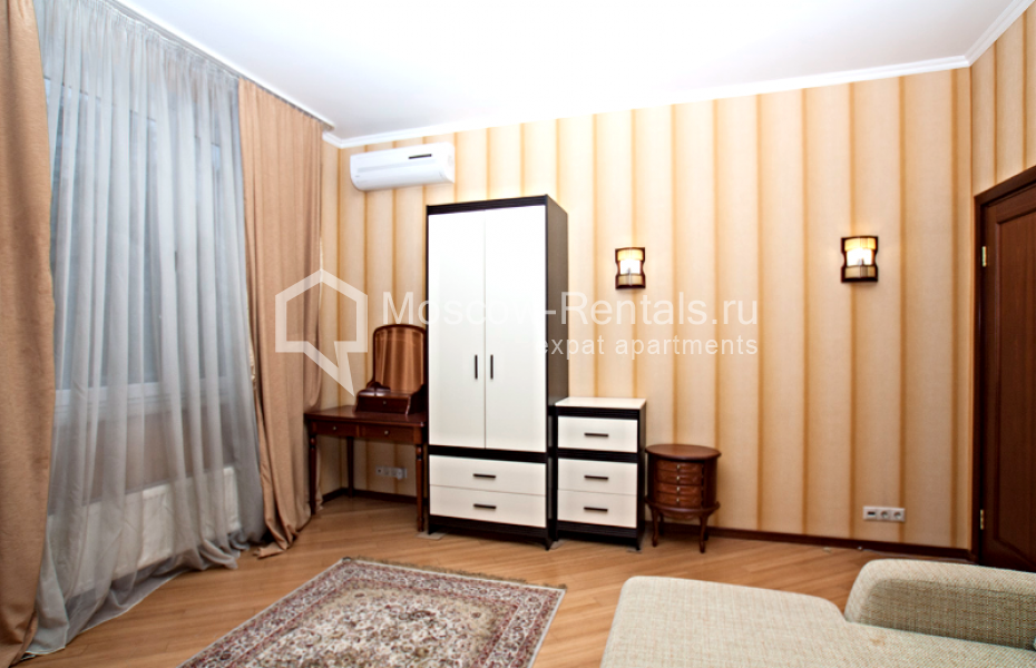 Photo #13 3-room (2 BR) apartment for <a href="http://moscow-rentals.ru/en/articles/long-term-rent" target="_blank">a long-term</a> rent
 in Russia, Moscow, Shabolovka str, 23 к 1