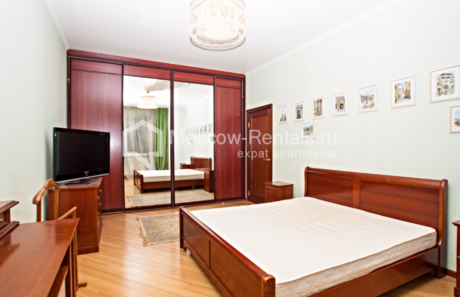 Photo #8 3-room (2 BR) apartment for <a href="http://moscow-rentals.ru/en/articles/long-term-rent" target="_blank">a long-term</a> rent
 in Russia, Moscow, Shabolovka str, 23 к 1