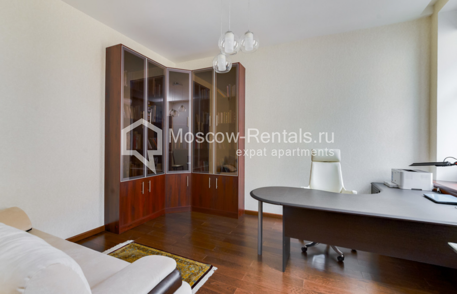 Photo #11 4-room (3 BR) apartment for <a href="http://moscow-rentals.ru/en/articles/long-term-rent" target="_blank">a long-term</a> rent
 in Russia, Moscow, Ostozhenka str, 3/14