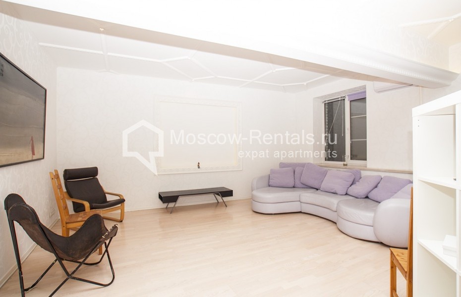 Photo #2 2-room (1 BR) apartment for <a href="http://moscow-rentals.ru/en/articles/long-term-rent" target="_blank">a long-term</a> rent
 in Russia, Moscow, Khomutovskyi tupik, 4 к 1