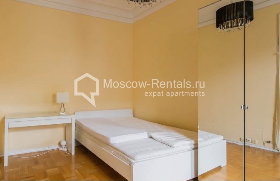 Photo #11 4-room (3 BR) apartment for <a href="http://moscow-rentals.ru/en/articles/long-term-rent" target="_blank">a long-term</a> rent
 in Russia, Moscow, Bolshaya Bronnaya str, 7