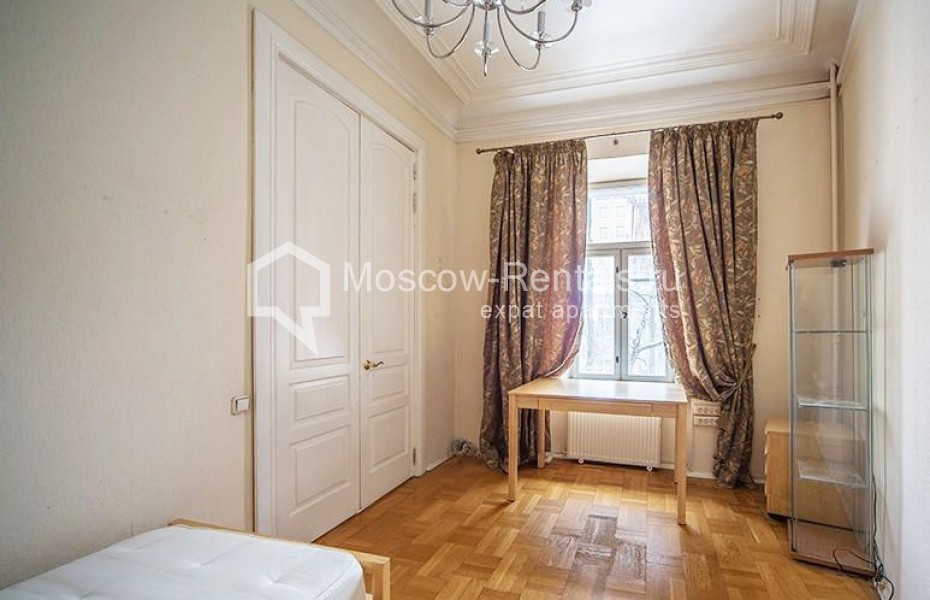 Photo #10 4-room (3 BR) apartment for <a href="http://moscow-rentals.ru/en/articles/long-term-rent" target="_blank">a long-term</a> rent
 in Russia, Moscow, Bolshaya Bronnaya str, 7