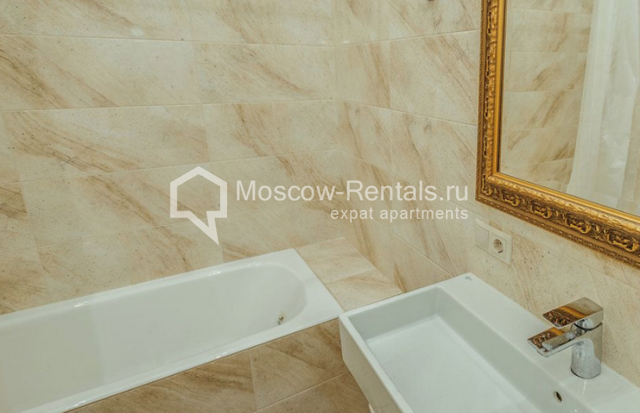 Photo #16 3-room (2 BR) apartment for <a href="http://moscow-rentals.ru/en/articles/long-term-rent" target="_blank">a long-term</a> rent
 in Russia, Moscow, Staryi Tolmachevskyi lane, 17 с 2