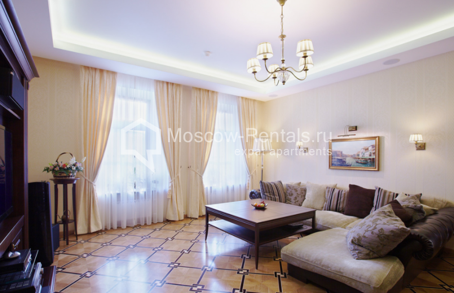 Photo #8 4-room (3 BR) apartment for <a href="http://moscow-rentals.ru/en/articles/long-term-rent" target="_blank">a long-term</a> rent
 in Russia, Moscow, Sadovaya-Spasskaya str, 19 к 1