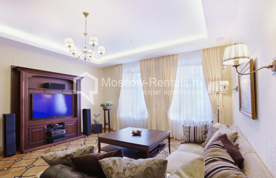 Photo #10 4-room (3 BR) apartment for <a href="http://moscow-rentals.ru/en/articles/long-term-rent" target="_blank">a long-term</a> rent
 in Russia, Moscow, Sadovaya-Spasskaya str, 19 к 1