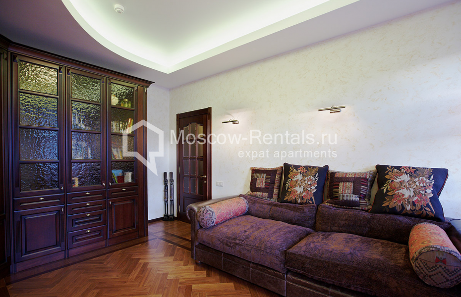 Photo #19 4-room (3 BR) apartment for <a href="http://moscow-rentals.ru/en/articles/long-term-rent" target="_blank">a long-term</a> rent
 in Russia, Moscow, Sadovaya-Spasskaya str, 19 к 1