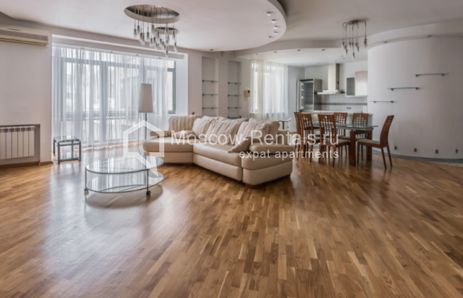 Photo #1 4-room (3 BR) apartment for <a href="http://moscow-rentals.ru/en/articles/long-term-rent" target="_blank">a long-term</a> rent
 in Russia, Moscow, Sivtsev Vrazhek, 20