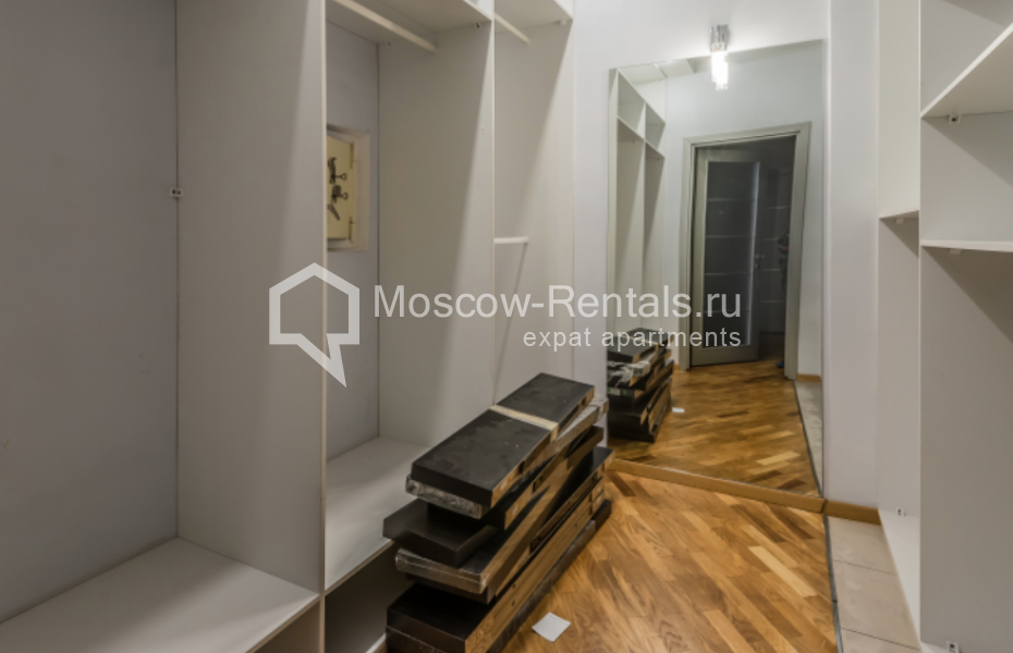 Photo #11 4-room (3 BR) apartment for <a href="http://moscow-rentals.ru/en/articles/long-term-rent" target="_blank">a long-term</a> rent
 in Russia, Moscow, Sivtsev Vrazhek, 20