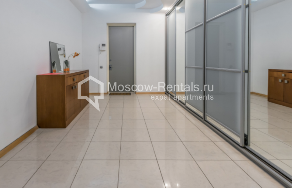 Photo #12 4-room (3 BR) apartment for <a href="http://moscow-rentals.ru/en/articles/long-term-rent" target="_blank">a long-term</a> rent
 in Russia, Moscow, Sivtsev Vrazhek, 20