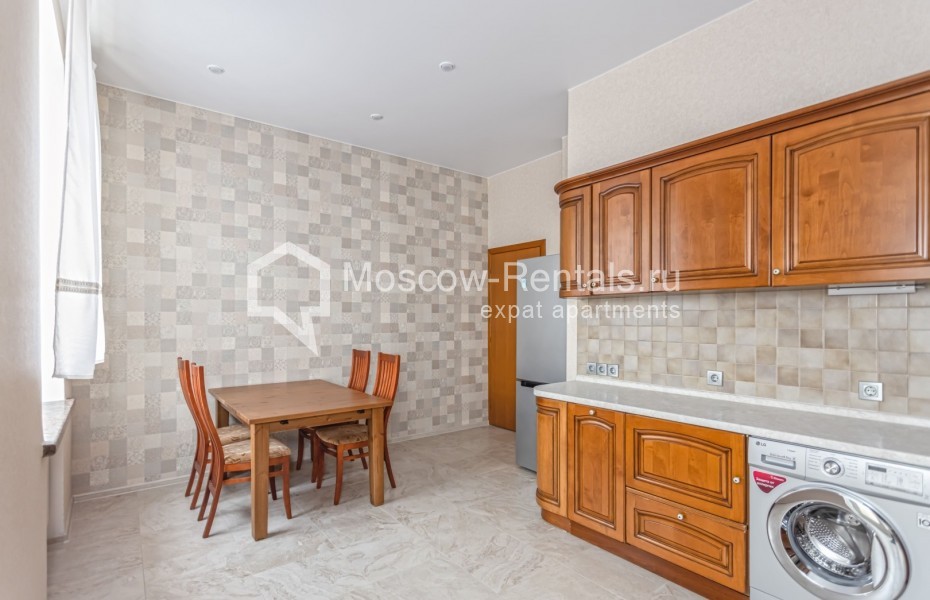 Photo #11 4-room (3 BR) apartment for <a href="http://moscow-rentals.ru/en/articles/long-term-rent" target="_blank">a long-term</a> rent
 in Russia, Moscow, Nikolaeva str, 4