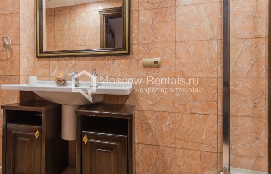Photo #16 4-room (3 BR) apartment for <a href="http://moscow-rentals.ru/en/articles/long-term-rent" target="_blank">a long-term</a> rent
 in Russia, Moscow, Shabolovka str, 23 к 2