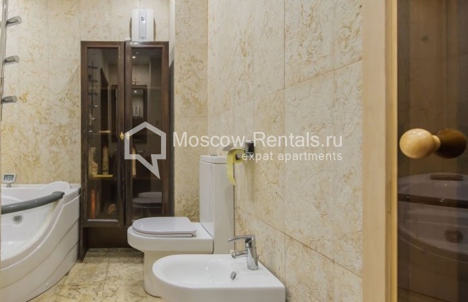 Photo #17 4-room (3 BR) apartment for <a href="http://moscow-rentals.ru/en/articles/long-term-rent" target="_blank">a long-term</a> rent
 in Russia, Moscow, Shabolovka str, 23 к 2