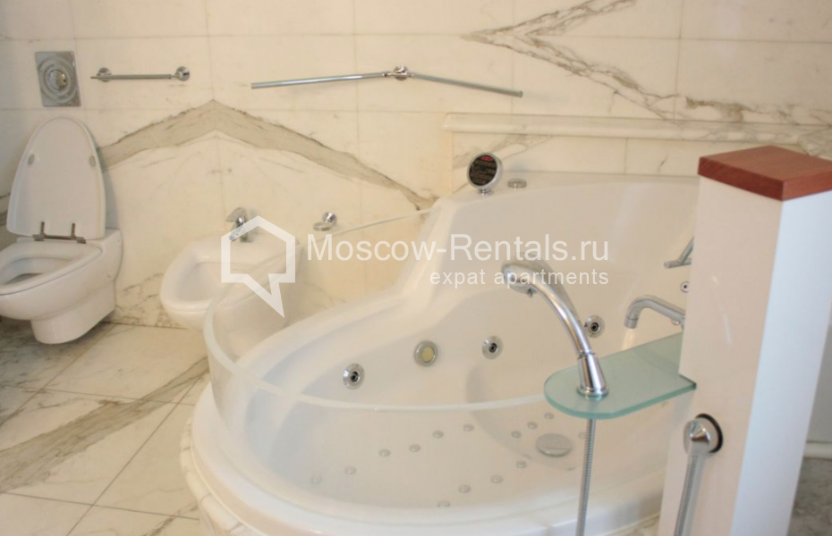Photo #13 4-room (3 BR) apartment for <a href="http://moscow-rentals.ru/en/articles/long-term-rent" target="_blank">a long-term</a> rent
 in Russia, Moscow, Molochnyi lane, 11